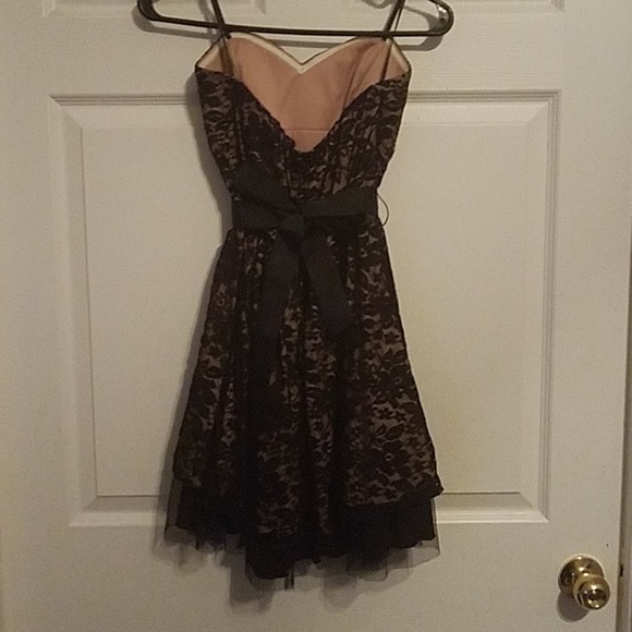 Dress - Picture 2 of 2